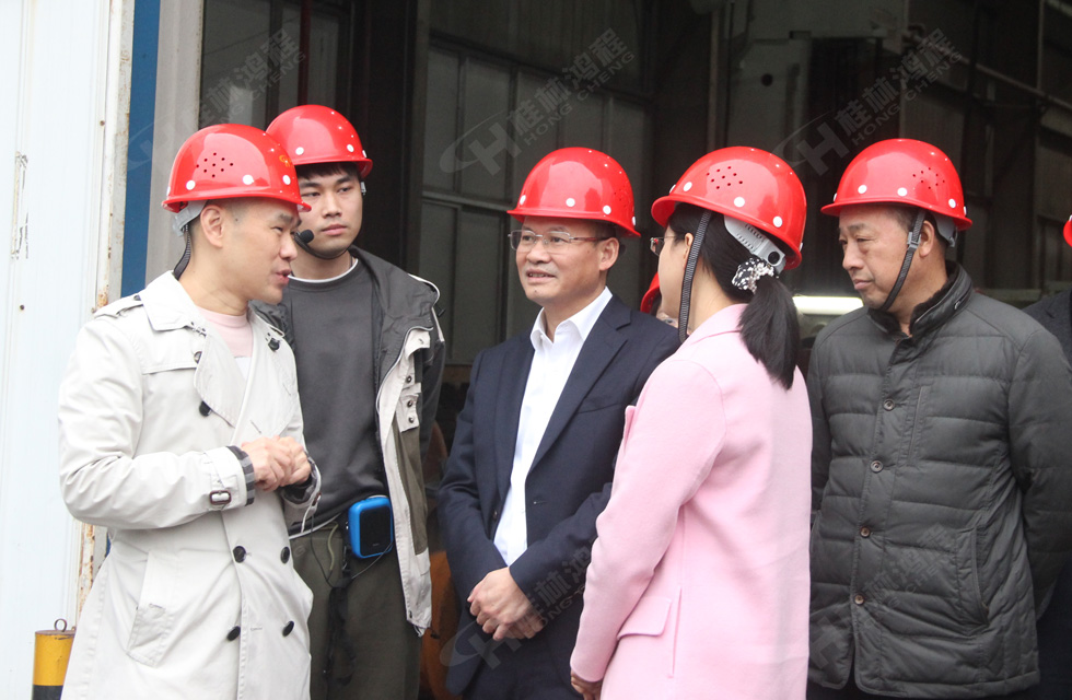蔣春華肯定桂林鴻程設備制造發展